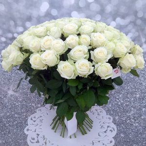 101 белая роза в Черноморске фото товара