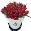 Фото товара 51 бело-пурпурный тюльпан (с лентой) в Черноморске